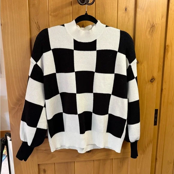 ZESICA Black/White Checkered Sweater - Size M 
NWOT - Picture 4 of 8